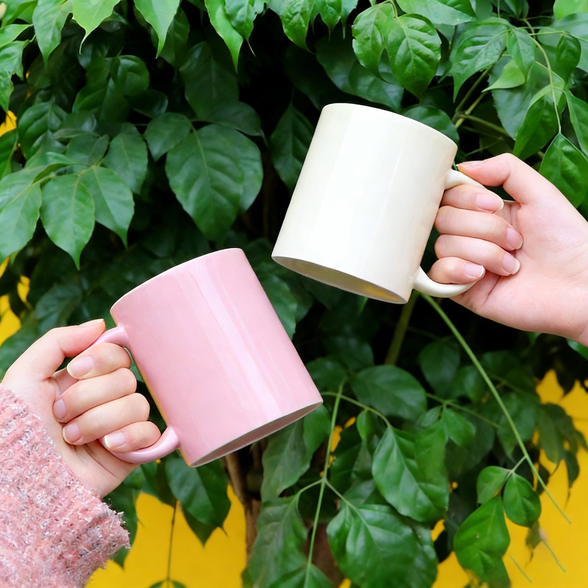 Heat transfer beige-coated ceramic cup, heat-transfer printed cup