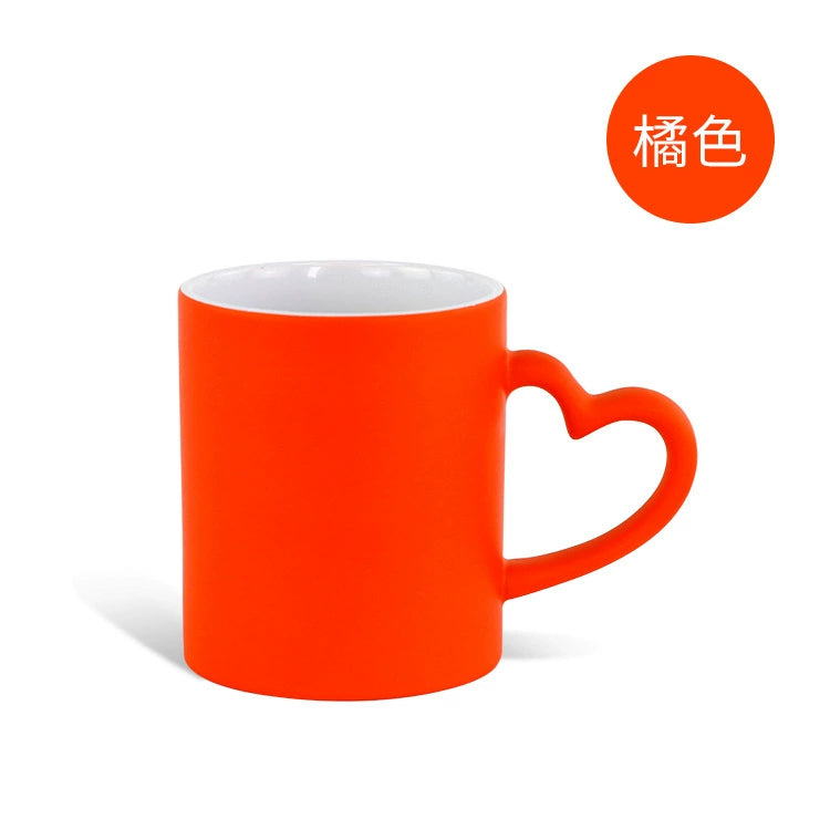 11oz Sublimation Magic Color Changing Ceramic Coffee Mug with Heart-shape Handle-11oz心把磨砂变色杯